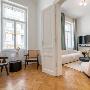 Apartment Josef's I Premium I Quiet &, Vienna