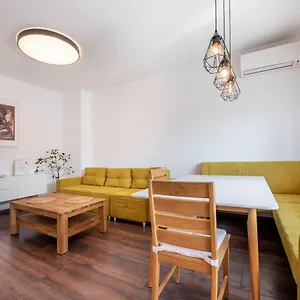 cosy-apartment-in-central-varna.sunnybeach-hotels.org/